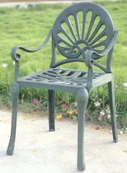 shellchair.jpg 20kbs